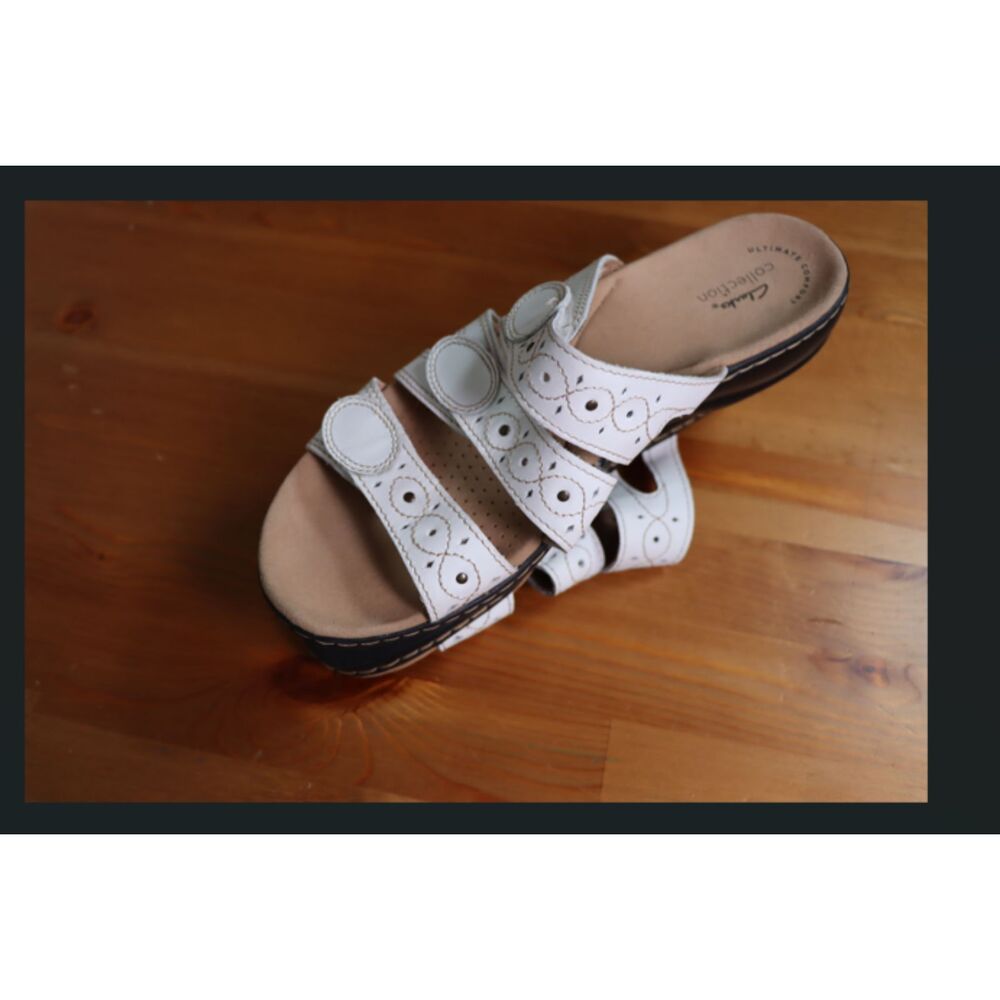Clarks Collection Ultimate Comfort White Adjustable Strap Sandals Women’s 9M